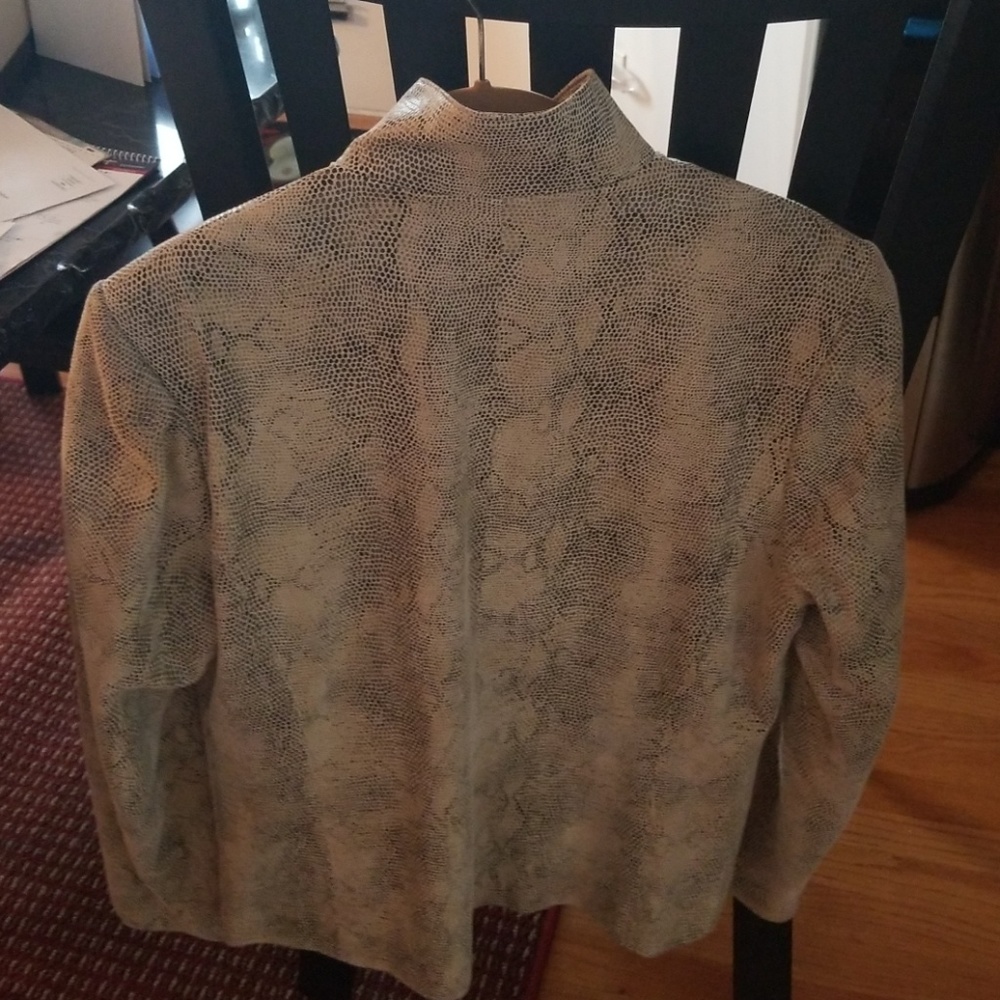 Jacket - Picture 6 of 7